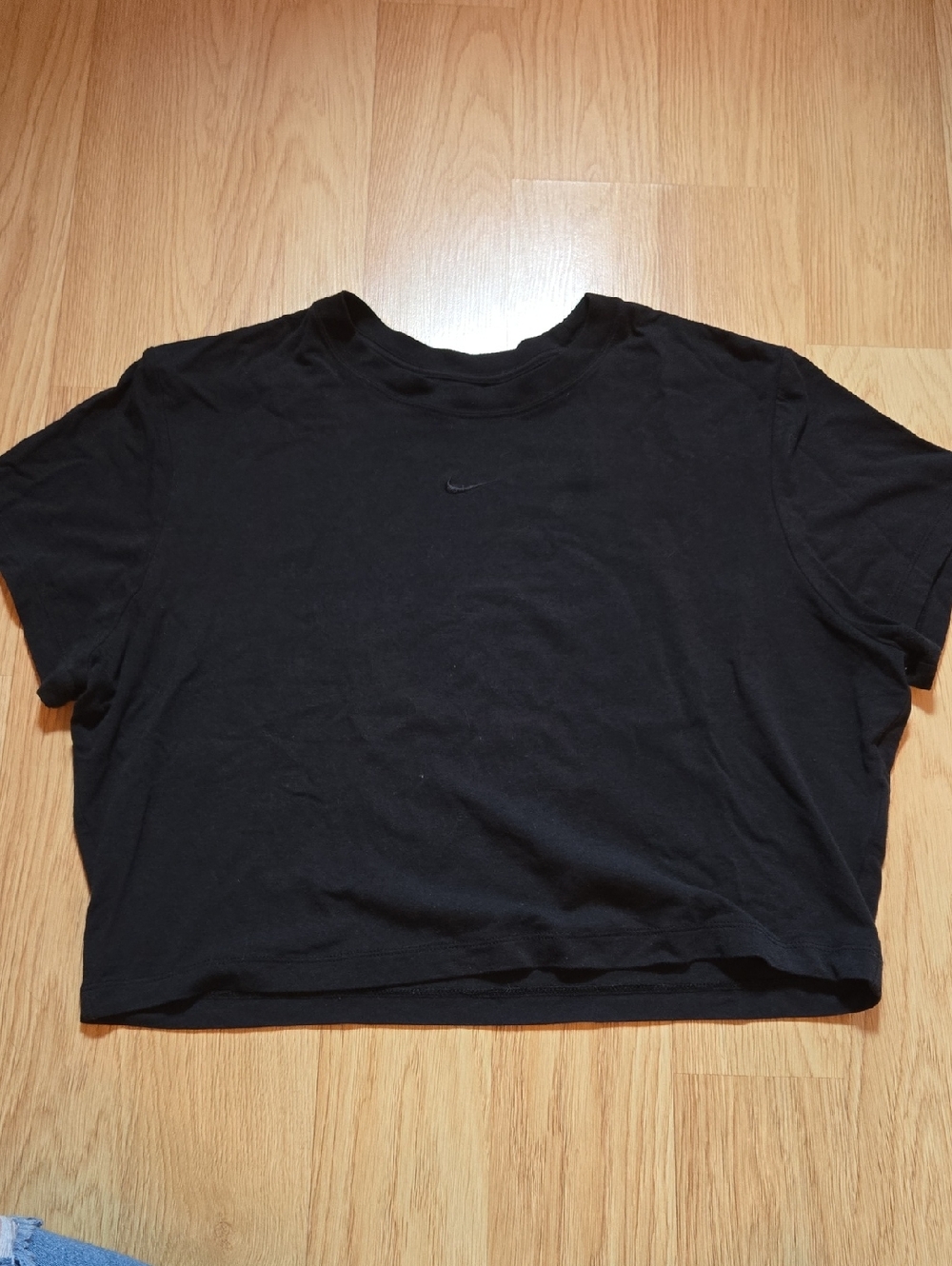 Nike Black Cropped T-Shirt with Subtle Swoosh